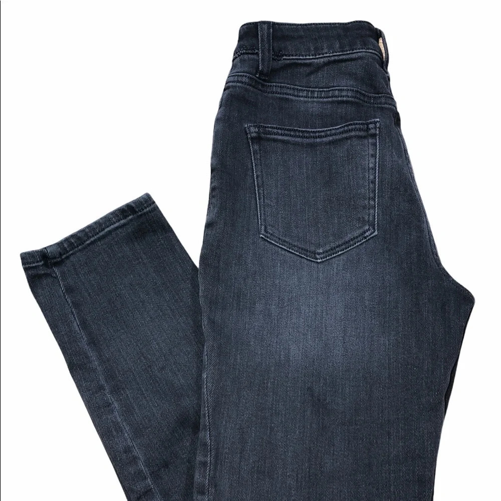 FOREVER 21 size 27 high rise 4 black button fly jeans